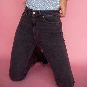 BDG girlfriend high rise jean in black, size 25